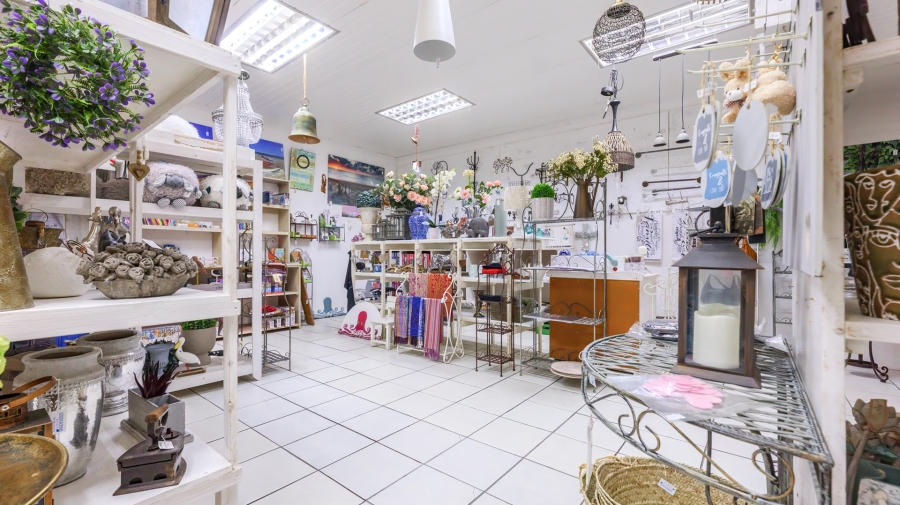Commercial Property for Sale in Struisbaai Western Cape